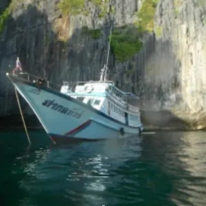 Maya Bay Sleepaboard Koh Phi Phi Don